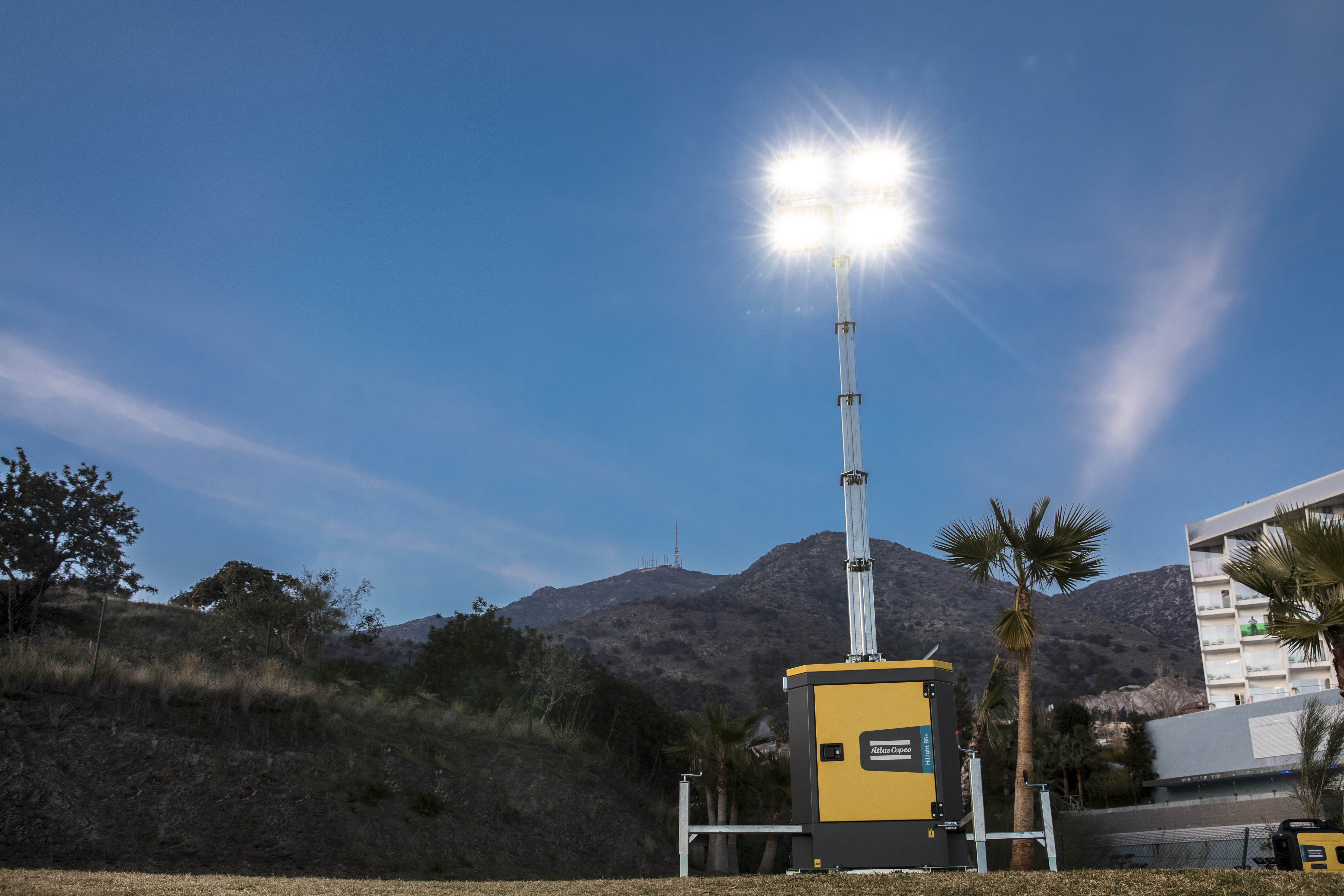 Atlas Copco has developed a low noise lighting tower that suits use on road construction jobs in urban areas AtlasCopco-UltraQuietLED-PIC2.jpg