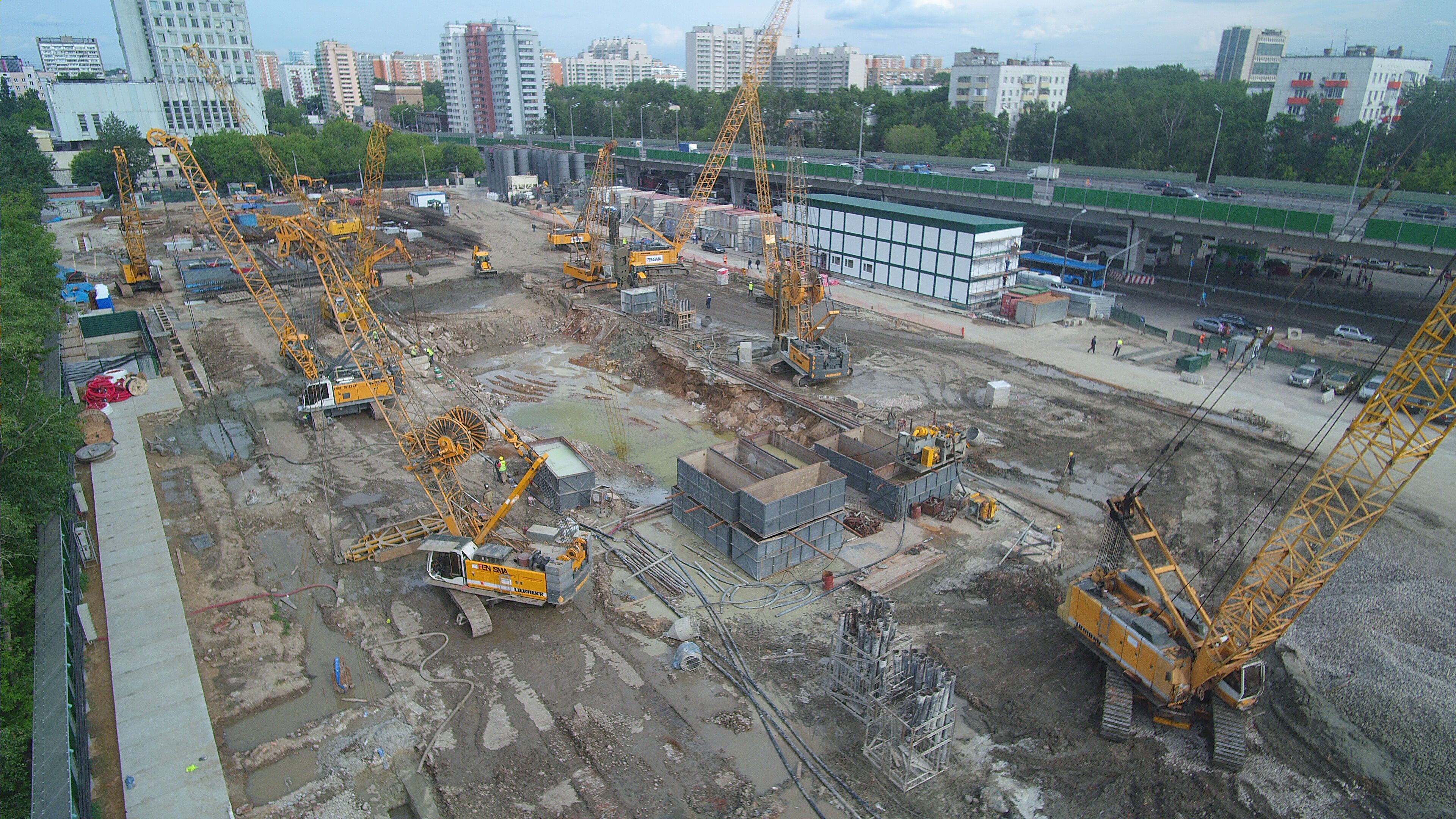 Machines from Liebherr are helping construct a new bus facility in Moscow liebherr-Moscow.jpg