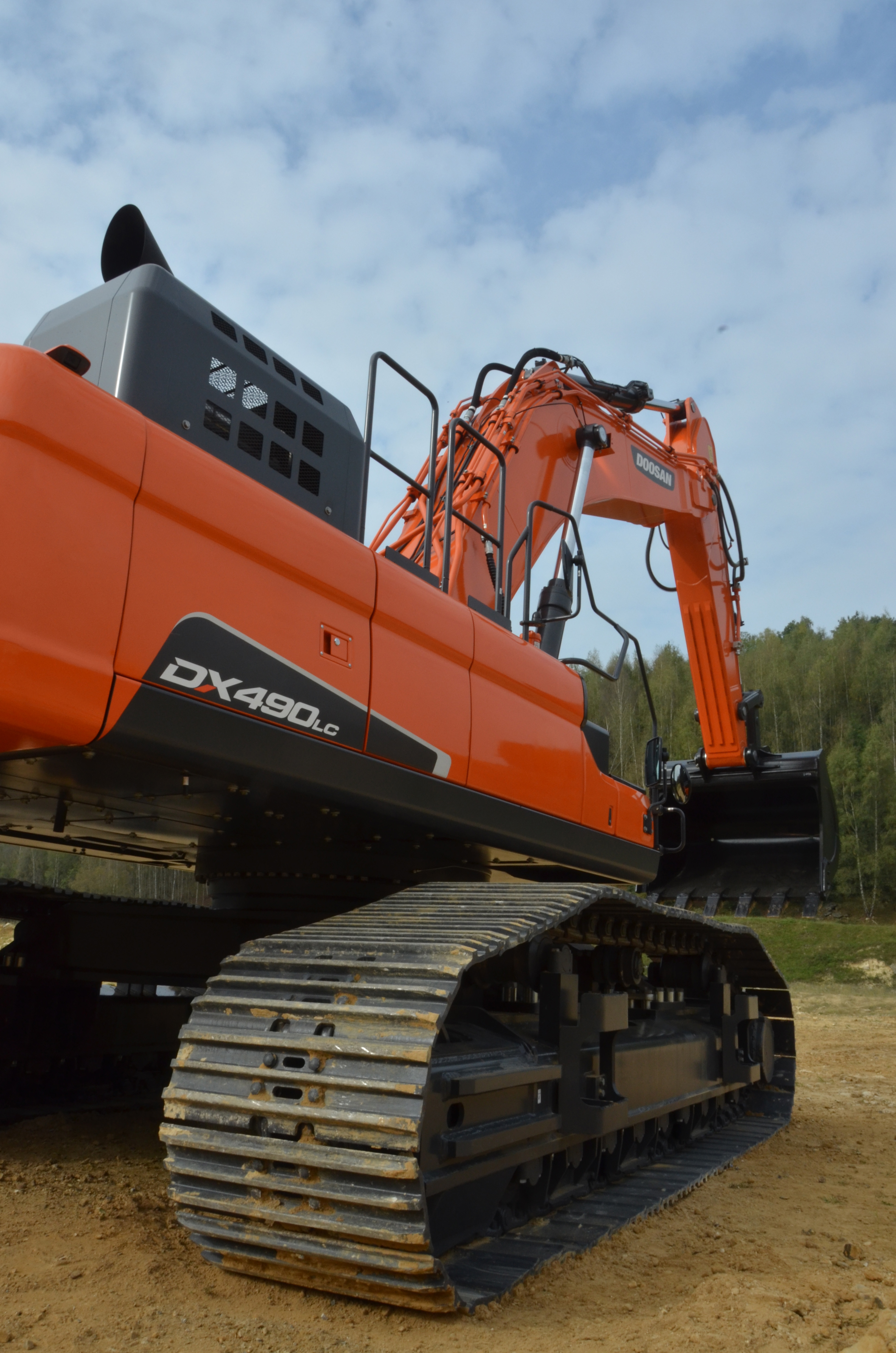 DoosanCONNECT to be available on more types of machinery Doosan Connect2.jpg