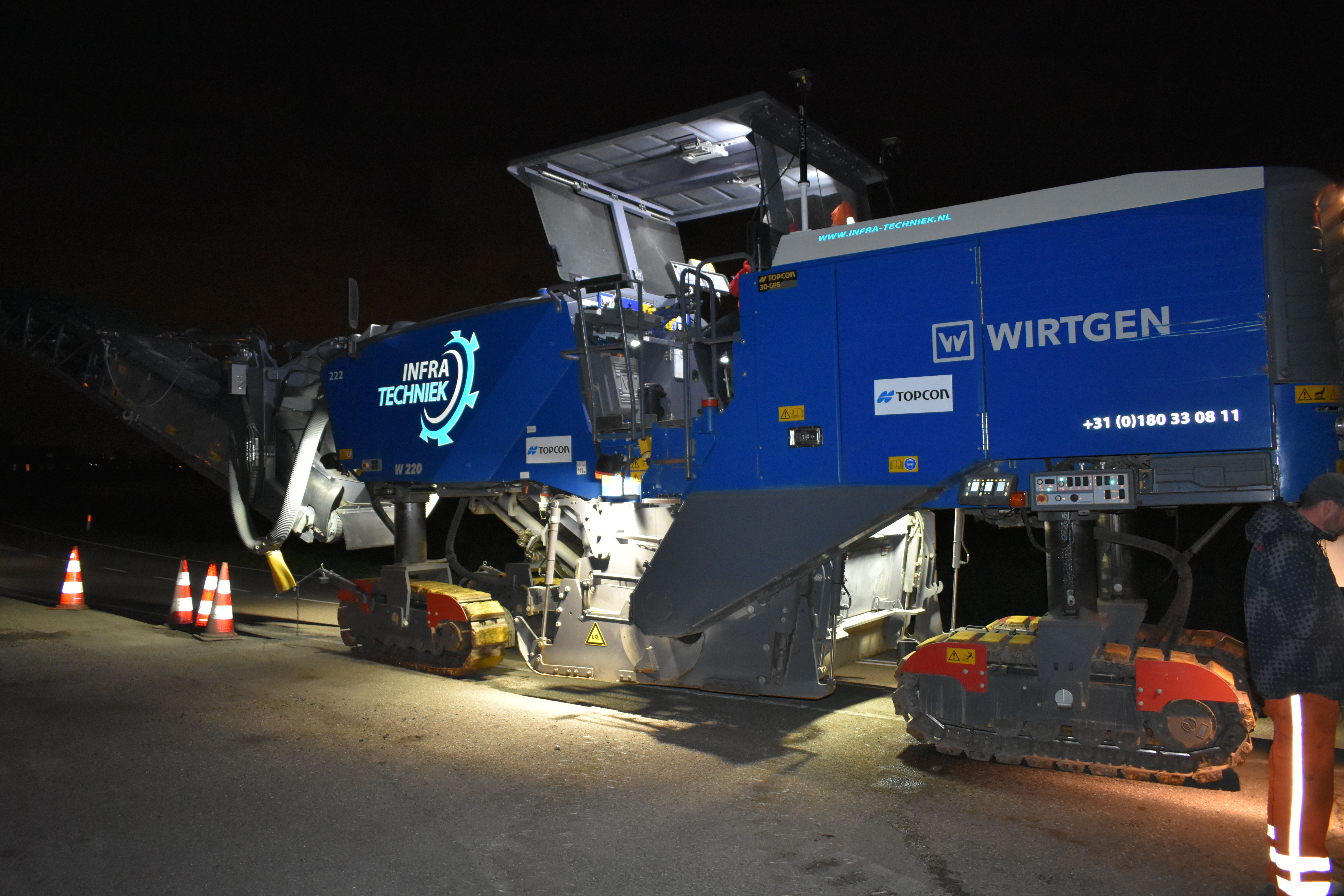 After the surface was planed, several drivers thought that the road surface had already been repaved as the milling work was so smooth Van Gelder image2.jpg