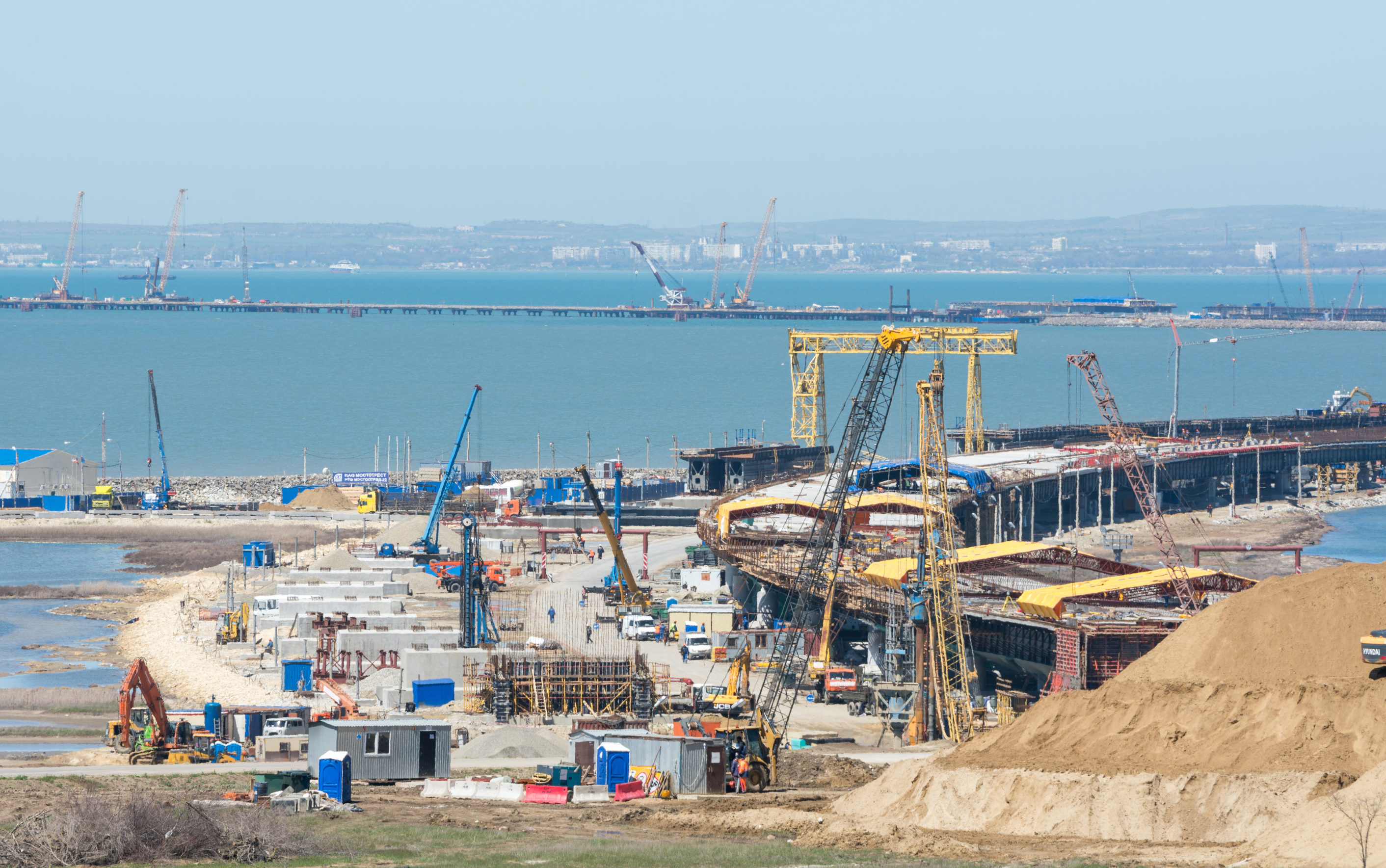 The bridge construction project has been carried out despite tough geological conditions and harsh winter weather © Madhourse | Dreamstime.com dreamstime_l_106432074.jpg