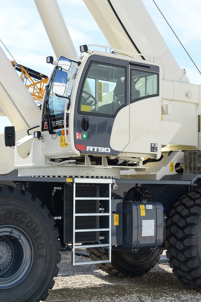 The Terex RT 90 is amongst the Demag and Terex crane models being supplied to customers in Kuwait and Saudi Arabia Terex RT 90.jpg
