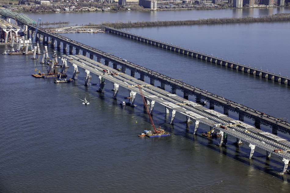 The new Champlain Bridge straddles both the St Lawrence River and the adjacent St Lawrence Seaway canal (photo courtesy Infrastructure Canada) PIC - 3 950.jpg