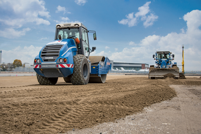 A Hamm H16i soil compactor carried out the compaction tasks H_photo_H16i_00003_HI 650.jpg