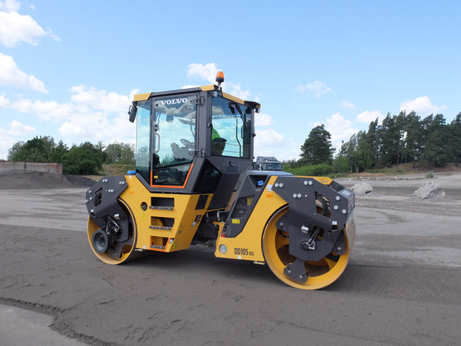 Volvo CE’s DD 105 compactor is now available with oscillation DSCF1480 650.jpg