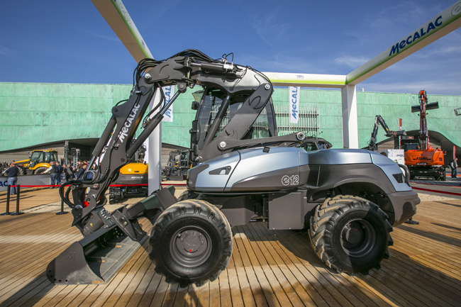 Dana and Mecalac worked together to develop a construction machine with electric drive Mecalac-e12-2 650.jpg