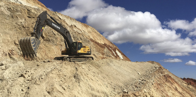 Machines from Volvo CE are being used at an extraction operation in Madagascar PressRelease2018_June21_1 650.jpg