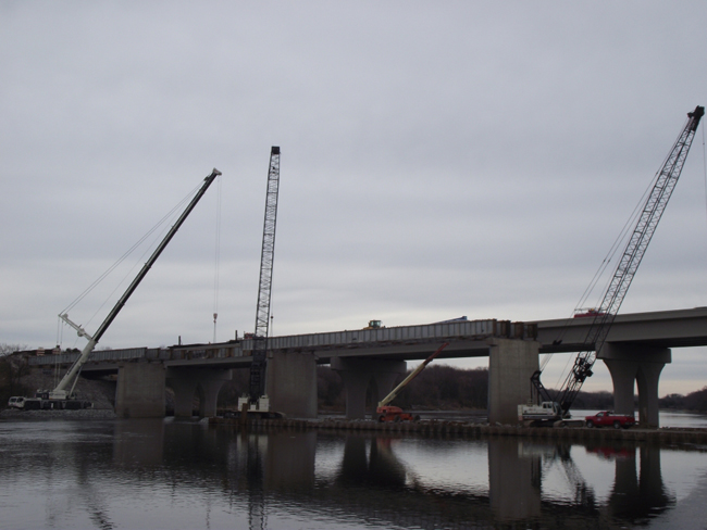 High productivity was achieved on a tricky bridge job in the US using Terex cranes Landwehr JS 650.jpg