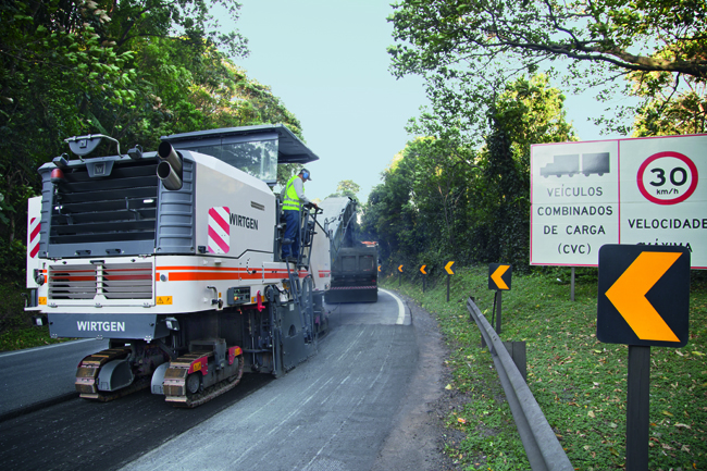 A large Wirtgen milling machine has assisted in repairing the Anchiete and Imigrantes Highway system that links São Paulo with the port of Santos W_photo_W200_01701_HI650.jpg
