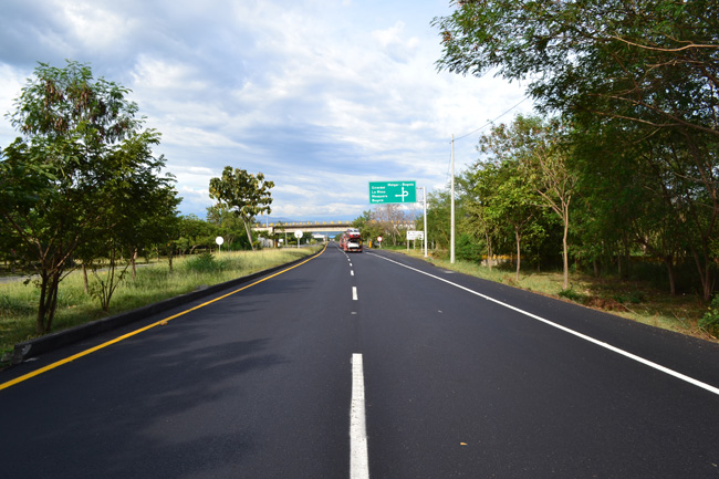 The machine is able to carry out microsurfacing reliably and productively to ensure the road surface remains in optimum condition vssFOTO7 650.jpg