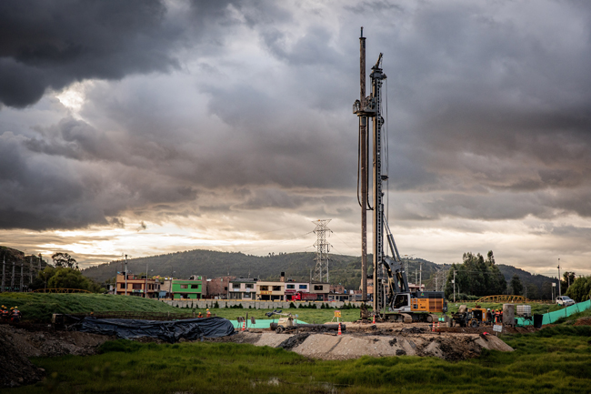 The LRB 355 is said to deliver high performance even under difficult conditions liebherr_lrb355_mosquera_1 650.jpg