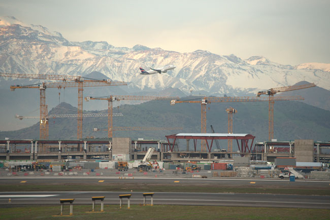 A total of 23 Liebherr tower cranes are being used for the airport expansion project in Santiago de Chile liebherr-tower-cranes-airport-santiago-de-chile-300dpi.jpg