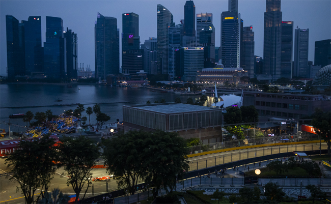 Shell Bitumen’s high-performance binder, Shell Cariphalte is being used at the Singapore F1 race track Shell Bitumen Singapore.jpg