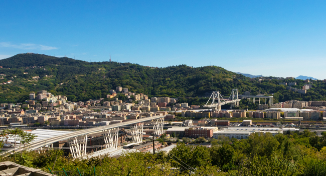 Spanning a wide area, the bridge crosses the city of Genoa LGJ CLOSING B 650.jpg