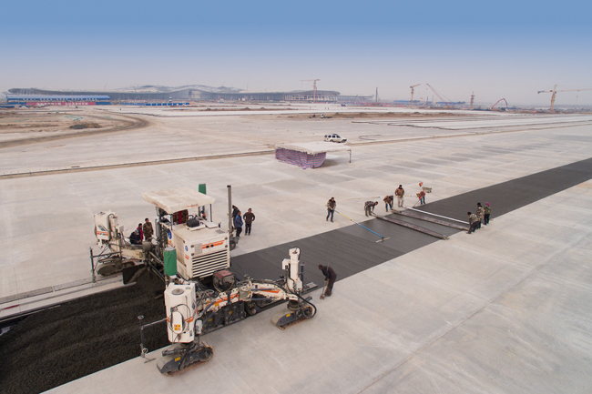 Designed for over one flight movement per minute: the traffic areas need to withstand high loads W_photo_SP500_01236_PR.jpg