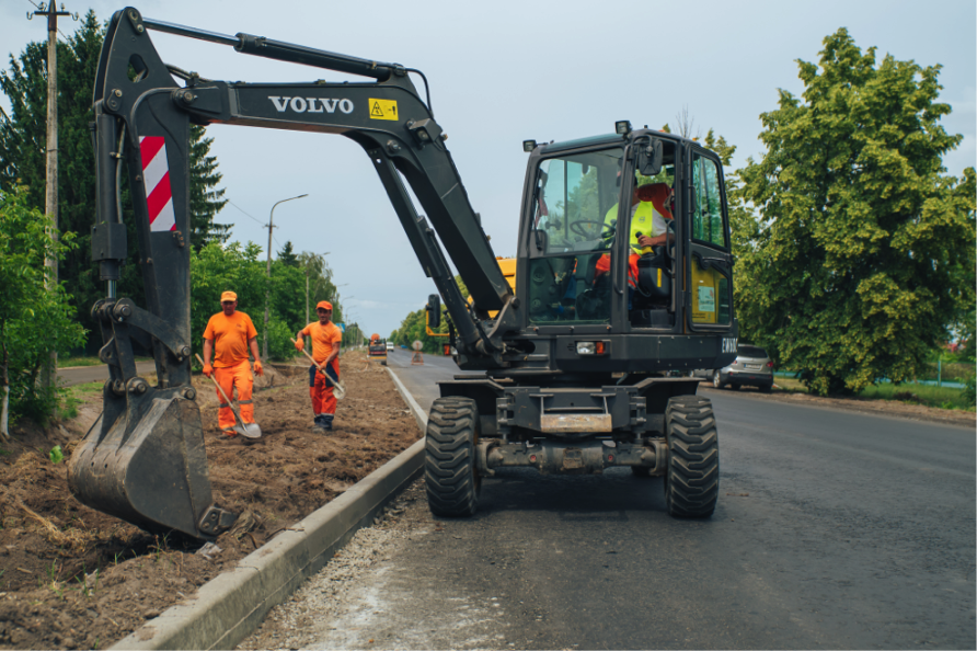 The Volvo CE wheeled excavator is of particular use to the contractor for work in urban areas volvoukraine1.png