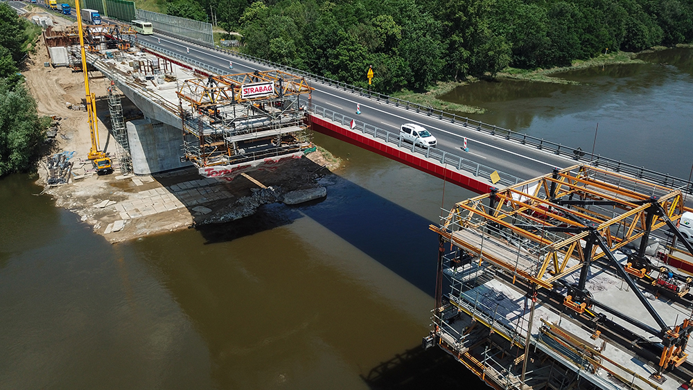 Poland’s MS-4B bridge is being constructed using the balanced cantilever formwork carriage CVS Poland’s MS-4B bridge