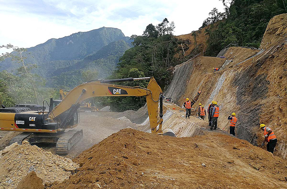 The earthmoving portion of the work will be carried out in several phases and includes building cuttings and retaining walls The earthmoving portion of the work