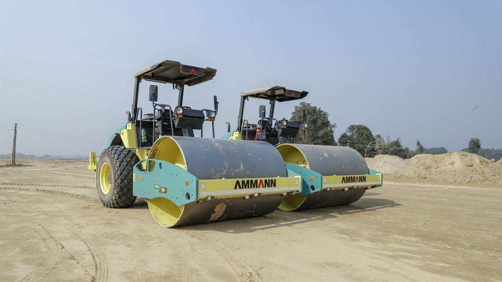 Fuel efficiency and ease of control for the Ammann compactors have helped the operators achieve good results on the Indian highway project Fuel efficiency and ease of control