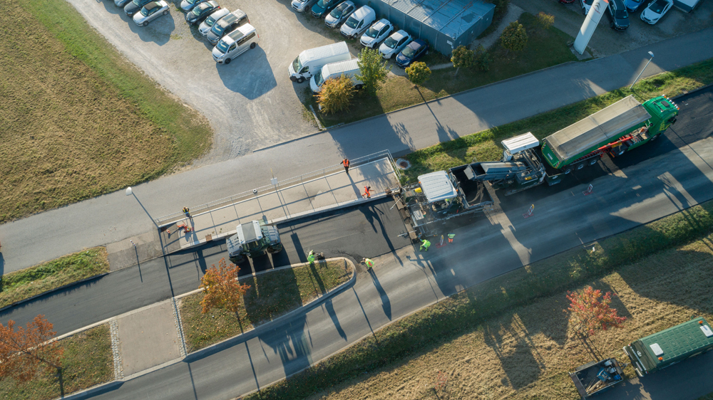 Optimisation of the paving process can be achieved using the latest technology from Vögele Optimisation of the paving process can be achieved using the latest technology from Vögele