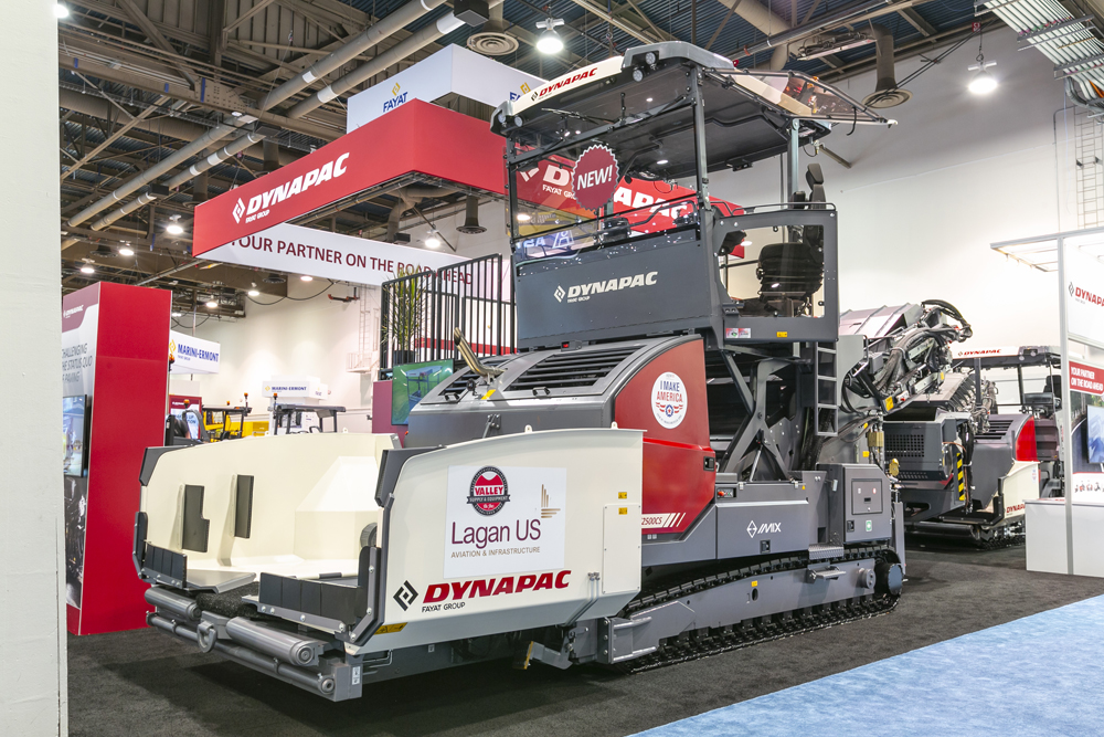 Dynapac’s proven material transfer vehicle now benefits from a sophisticated mixing system Dynapac’s proven material transfer
