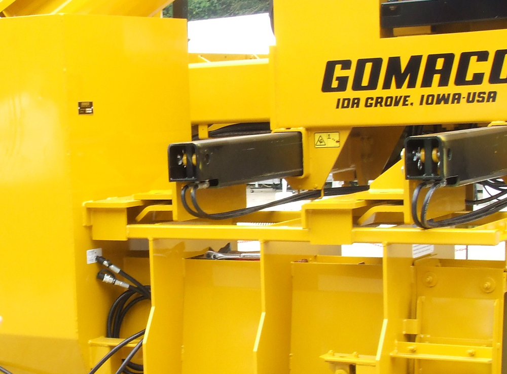 The new package from Leica Geosystems can be used for paving, kerb, gutter and barrier work The new package from Leica Geosystems can be used for paving, kerb, gutter and barrier work