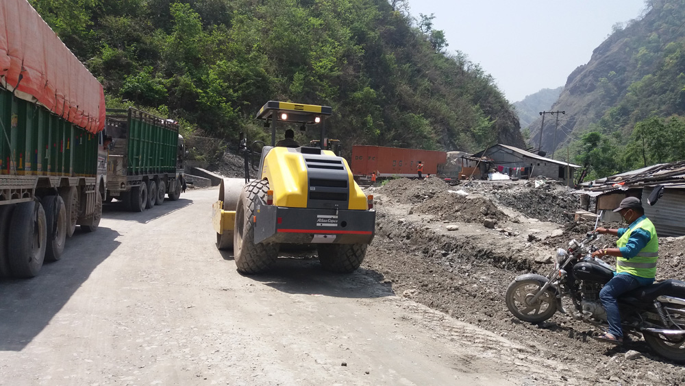 Road widening work in Nepal (photo: Ram Krishna Wagle, World Highways correspondent) Road widening work in Nepal (photo: Ram Krishna Wagle, World Highways correspondent)