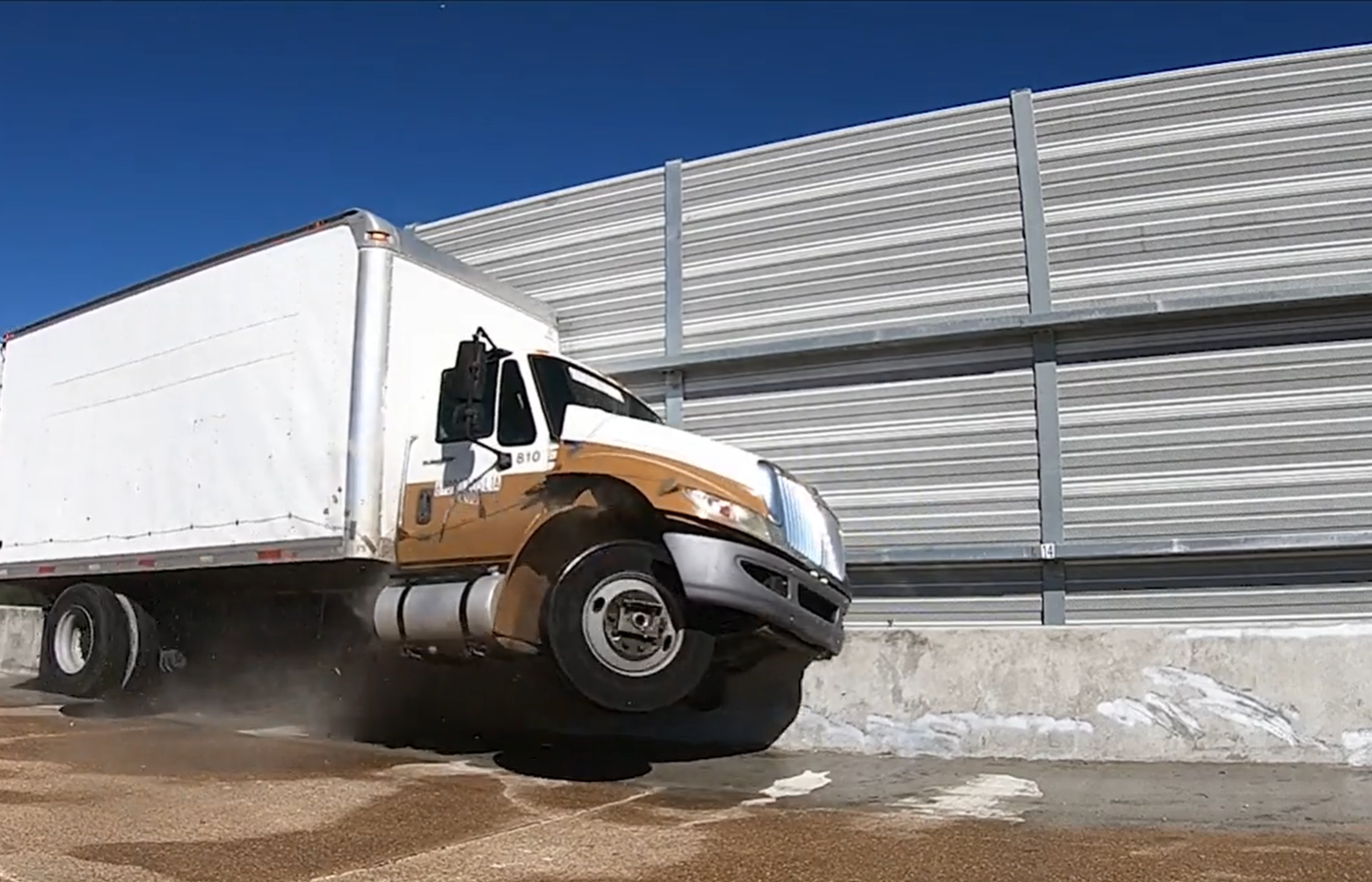 The test used a 10,206kg box truck at a speed of 93km/h and a 15° impact angle
