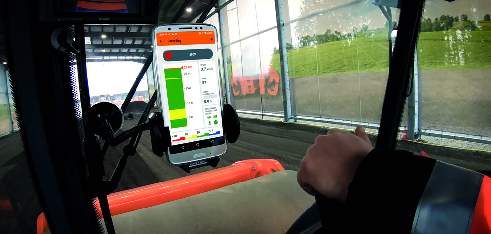 Hamm's Smart Doc app shows in real time how the compaction of the respective transit develops. For inexperienced operators, it is a great help when it comes to training Hamm's Smart Doc app shows in real time how the compaction of the respective transit develops. For inexperienced operators, it is a great help when it comes to training