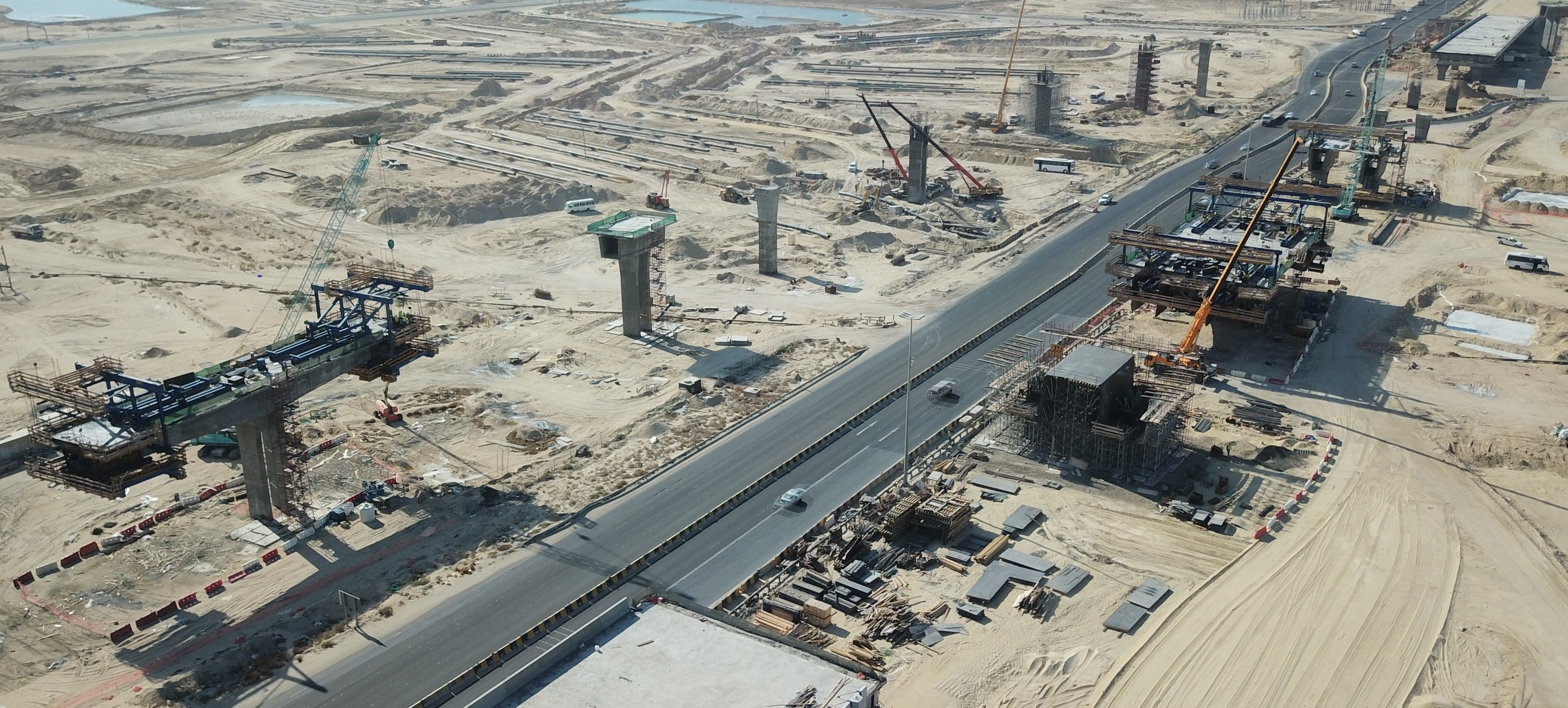 The Doka Cantilever Forming Traveller offers formwork and shoring from a single source with balance between support structure and formwork enabling construction of 470m of the main bridge (image courtesy Doka)