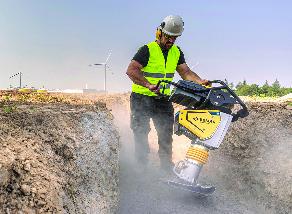 Versatility is claimed for BOMAG’s new battery powered tamper unit Versatility is claimed for BOMAG’s new battery powered tamper unit