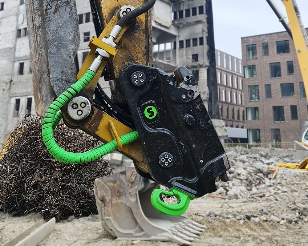 Larger excavators can now benefit from increased versatility for demolition work with the new unit from Steelwrist Larger excavators can now benefit from increased versatility for demolition work with the new unit from Steelwrist
