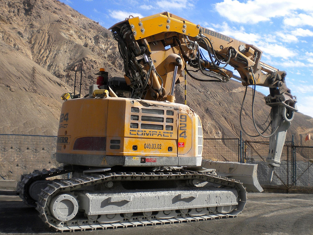 The integration of the Leica iCON PA80 and Xwatch XW series can help to protect people, assets and infrastructure on a jobsite The integration of the Leica iCON PA80 and Xwatch XW series can help to protect people, assets and infrastructure on a jobsite