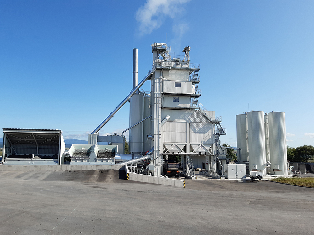 A sophisticated, low emissions Ammann asphalt plant is supplying mix for a project in Slovakia A sophisticated, low emissions Ammann asphalt plant is supplying mix for a project in Slovakia