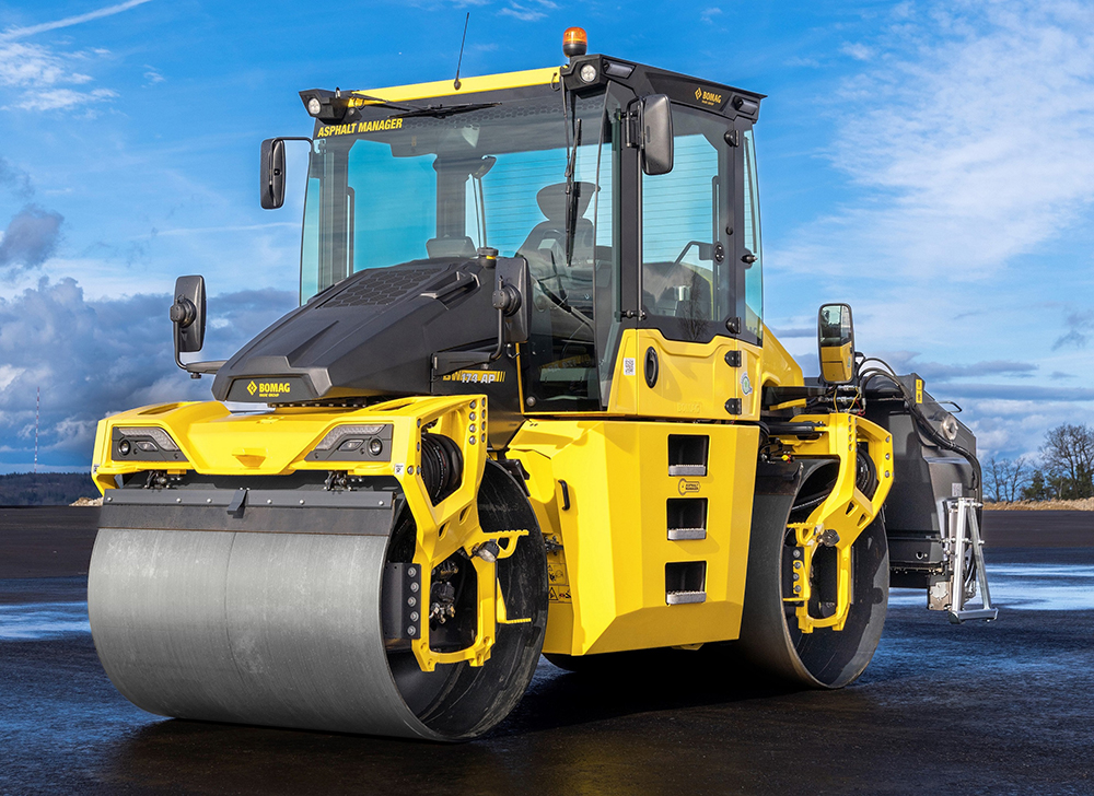 High controllability is claimed for BOMAG’s latest pivot steered compactors High controllability is claimed for BOMAG’s latest pivot steered compactors