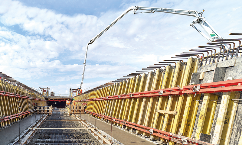 VARIOKIT VIL’s clamping points of the trough formwork can be used for anchoring, thus reducing the number of lost components VARIOKIT VIL’s clamping points of the trough formwork can be used for anchoring, thus reducing the number of lost components