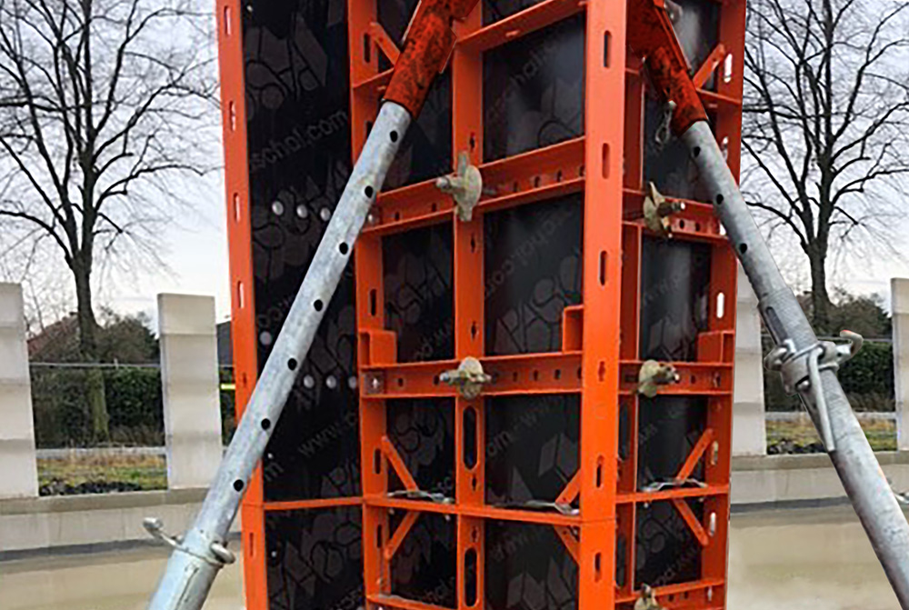 The NeoR multi-purpose panel has multi-hole profiles in 5cm modular formwork in the frame, so any support cross-section can be produced The NeoR multi-purpose panel has multi-hole profiles in 5cm modular formwork in the frame, so any support cross-section can be produced