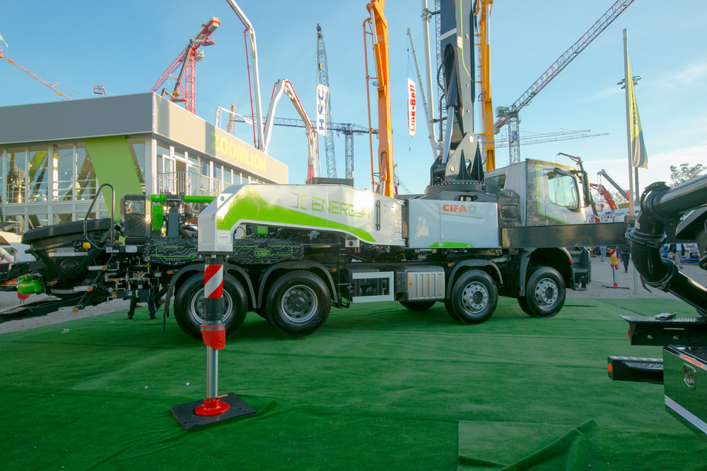 The boom extends up to 42m and consists of five sections, with the last two made from carbon fibre The boom extends up to 42m and consists of five sections, with the last two made from carbon fibre