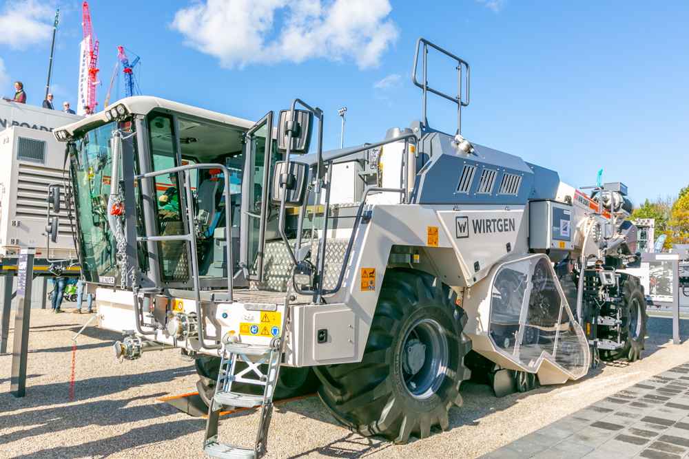 A new system makes Wirtgen’s soil stabiliser/recycler more efficient A new system makes Wirtgen’s soil stabiliser/recycler more efficient
