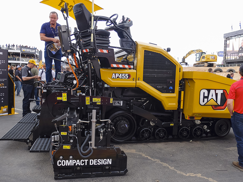 Caterpillar offers its AP 455 paver for the world market Caterpillar offers its AP 455 paver for the world market