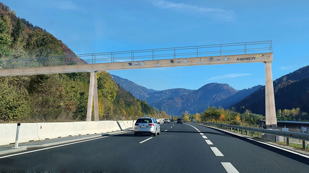 Rethinking an established concept: the Green Gantry (© Kapsch TrafficCom) Rethinking an established concept: the Green Gantry (© Kapsch TrafficCom)