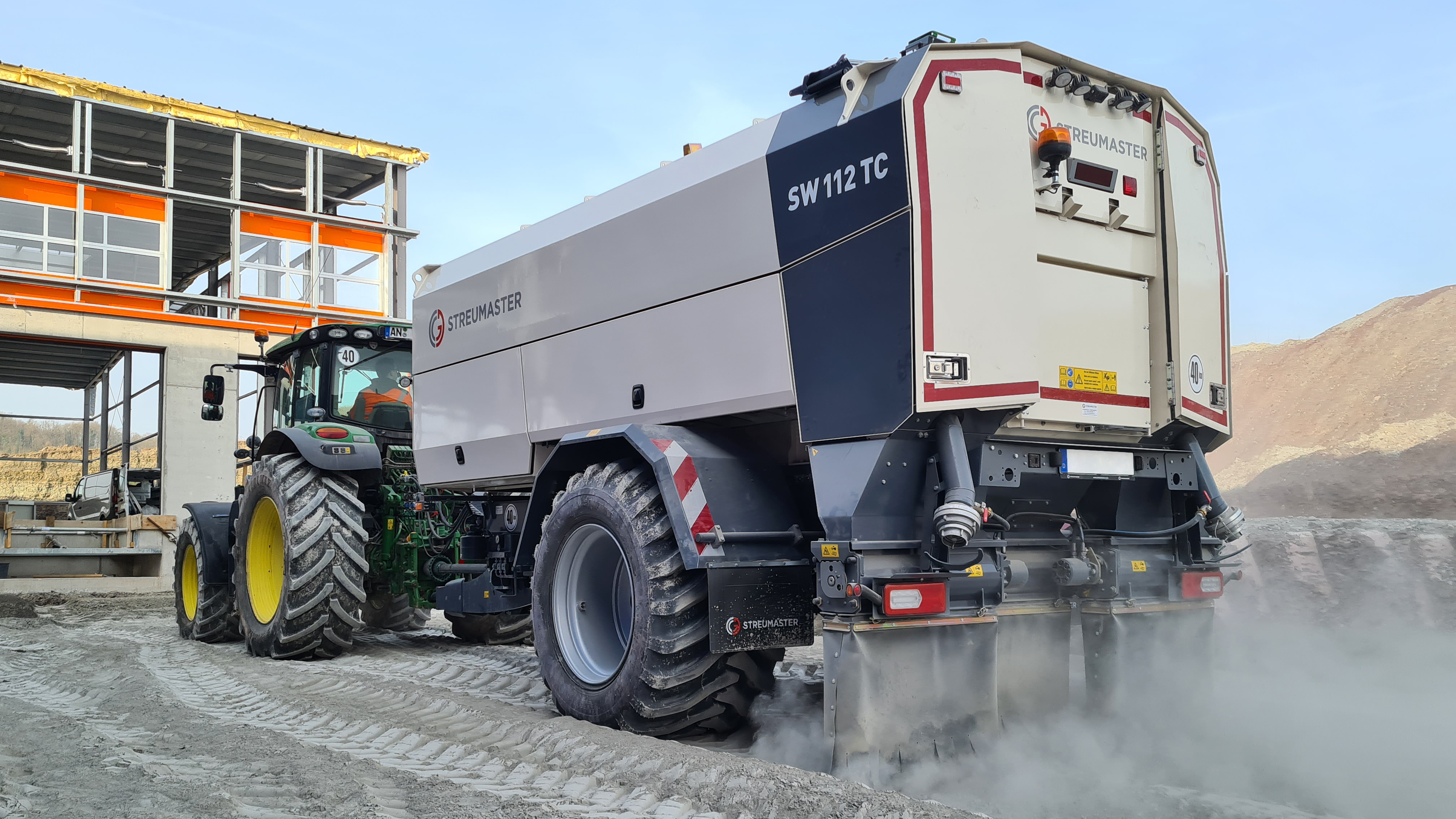 The new models, MC (mounted on a carrier vehicle) and TC (mounted on a trailer), feature a high-speed filling device on both sides