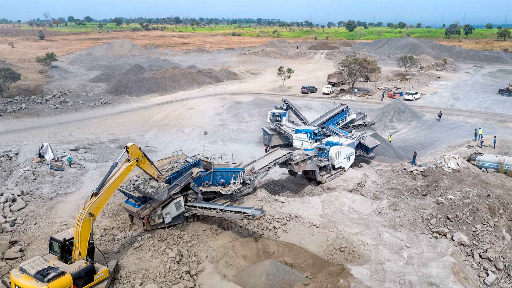 A fleet of Wirtgen Group machines has helped deliver a section of a major expressway project in India