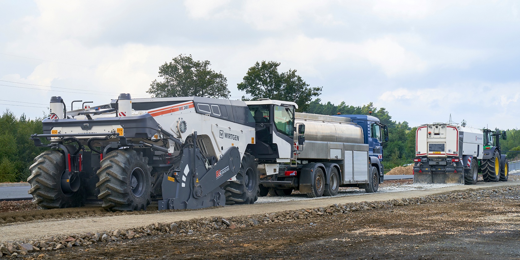 The WRC 240(i) from Wirtgen extends the firm’s range of wheeled soil stabilisers designed especially for the processing of stony ground