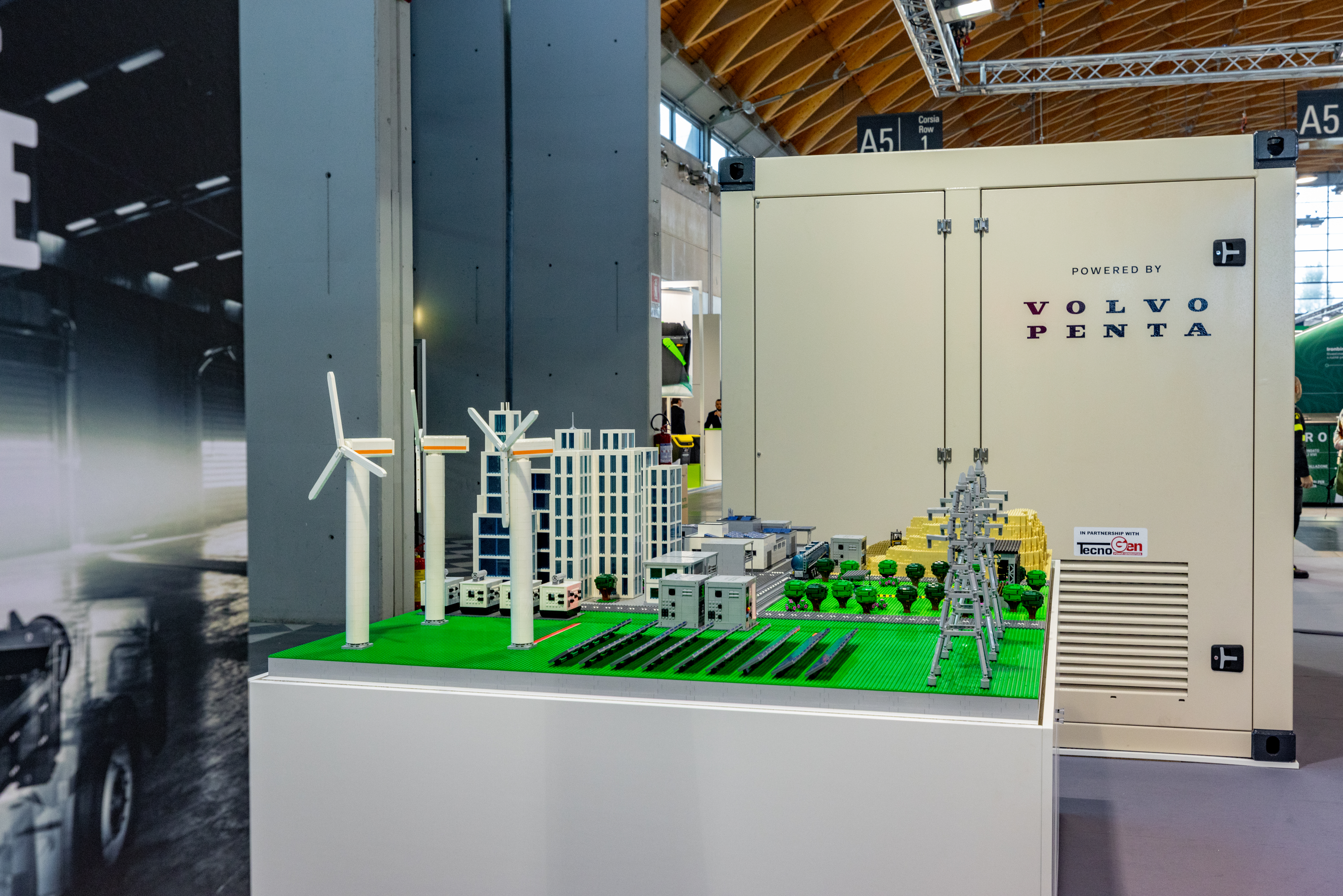 Volvo Penta has acquired a minority stake in UtilityInnovation Group (UIG) to enable the development of resilient and reliable BESS solutions