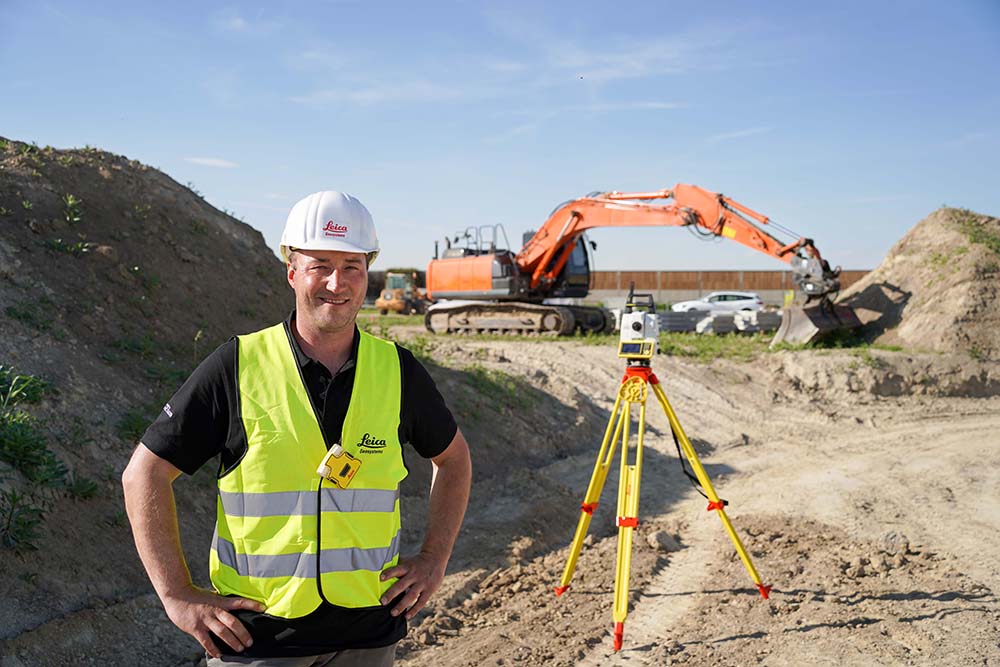 Leica Geosystems has developed a safety system for onsite use Leica Geosystems has developed a safety system for onsite use