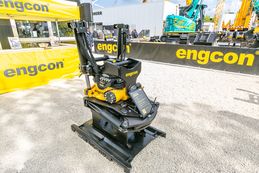 Engcon offers a smart tiltrotator package
