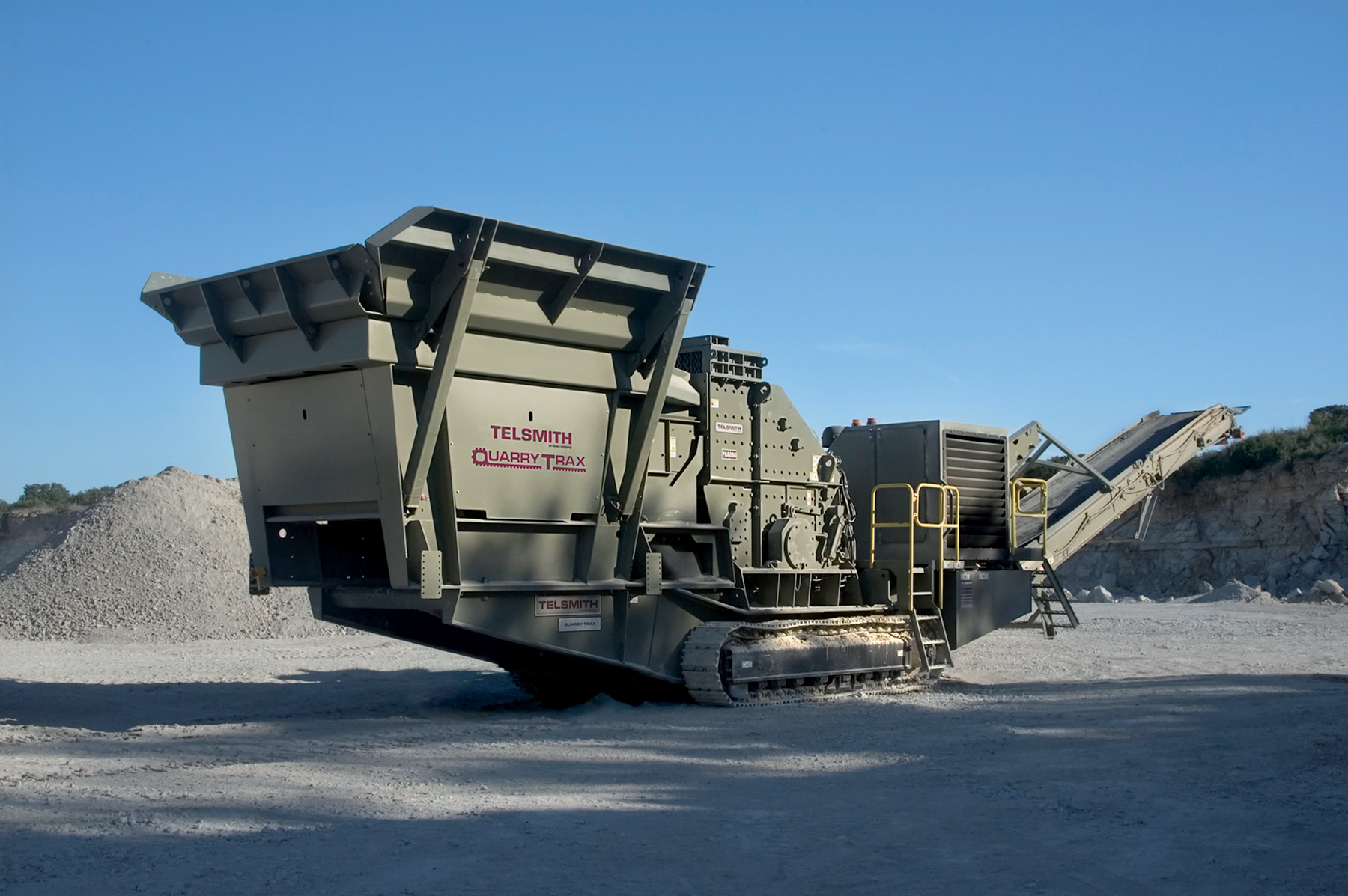 Power for Telmsith's new primary crusher comes from a Caterpillar C15 diesel rated at 403kW that is Tier 3/Stage IIIA emissions compliant
Caterpillar crushing in quarry site