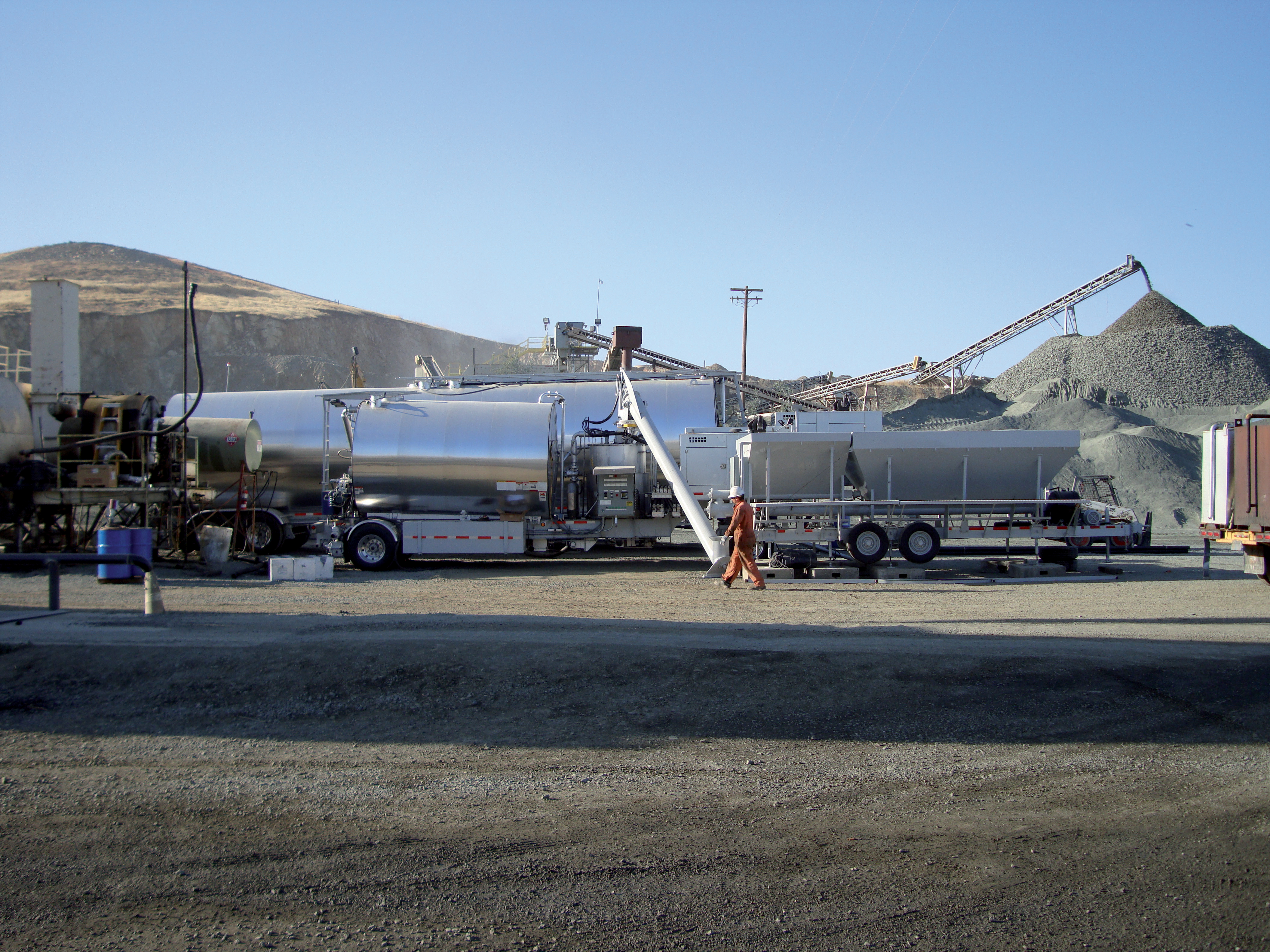 One of VSS Macropaver's asphalt rubber mobile blending units, (the company also has a stationary option) VSS Macropaver asphalt rubber mobile blending unit