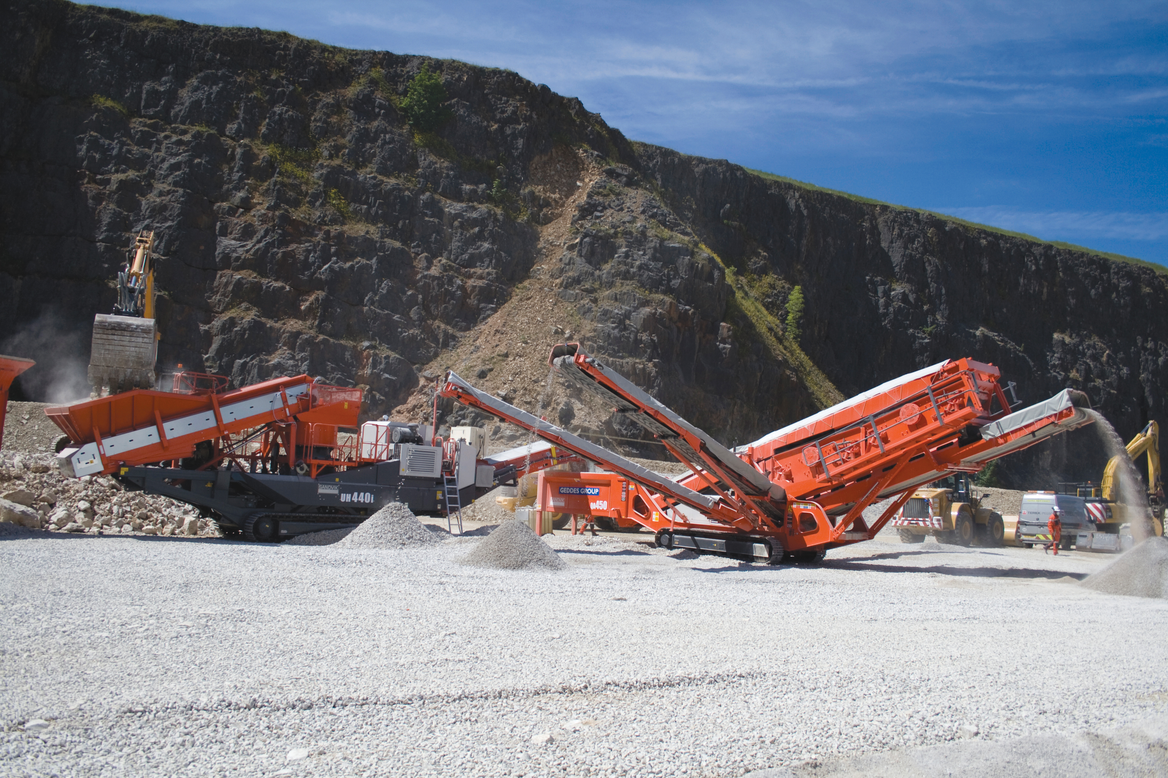 Sandvik's new QE440, QI440HS and QA331 offer greater crushing and screening productivity than earlier units from the firm Sandvik self propelled impact crusher